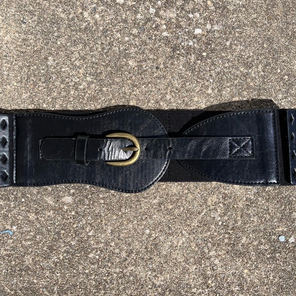 Beltiscool Brand Black Leather Expandable Belt in S/M - Picture 9 of 11